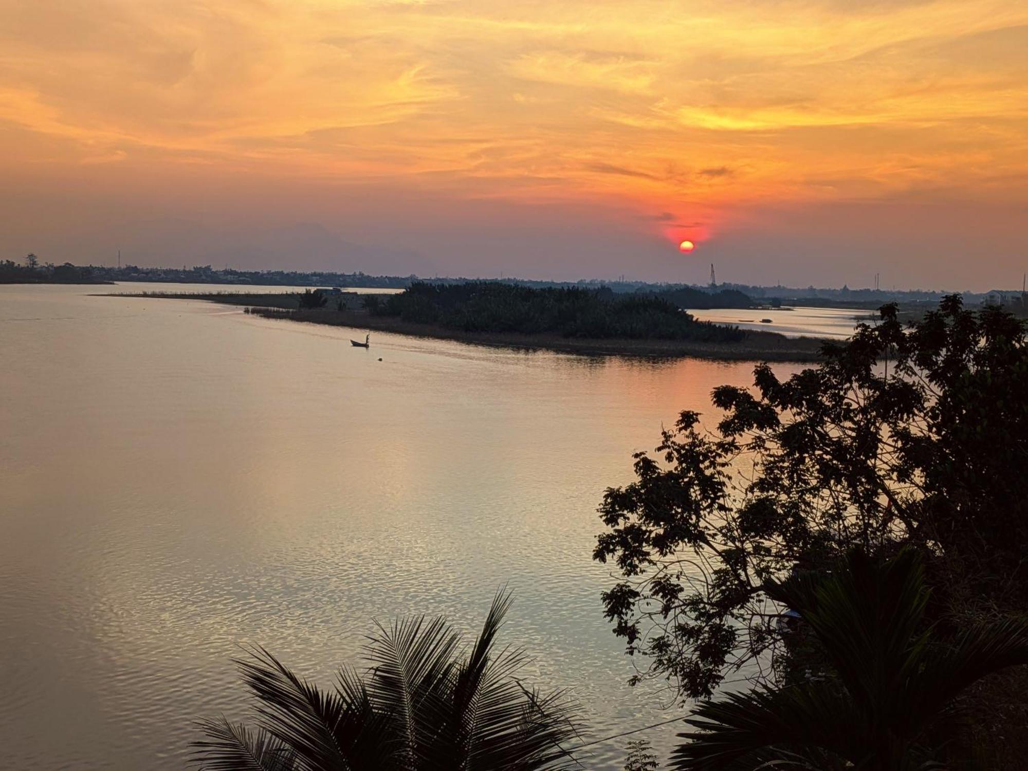 فندق Autumn Bay Retreat هوي ان المظهر الخارجي الصورة